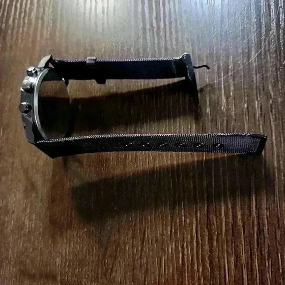 Men's simple black watch - Picture 4 of 5